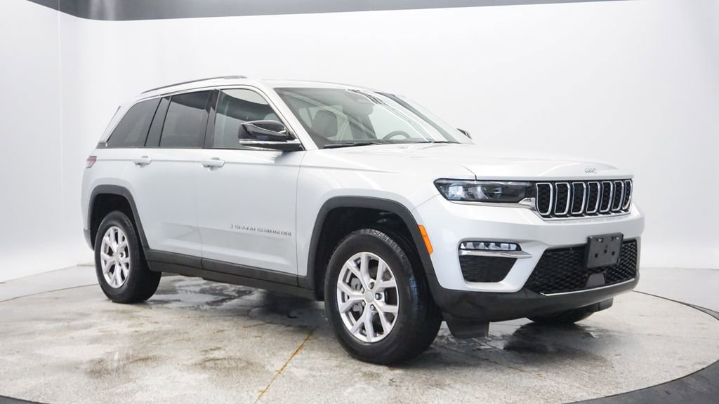 Thumbnail: 2022 Jeep Grand Cherokee - 9