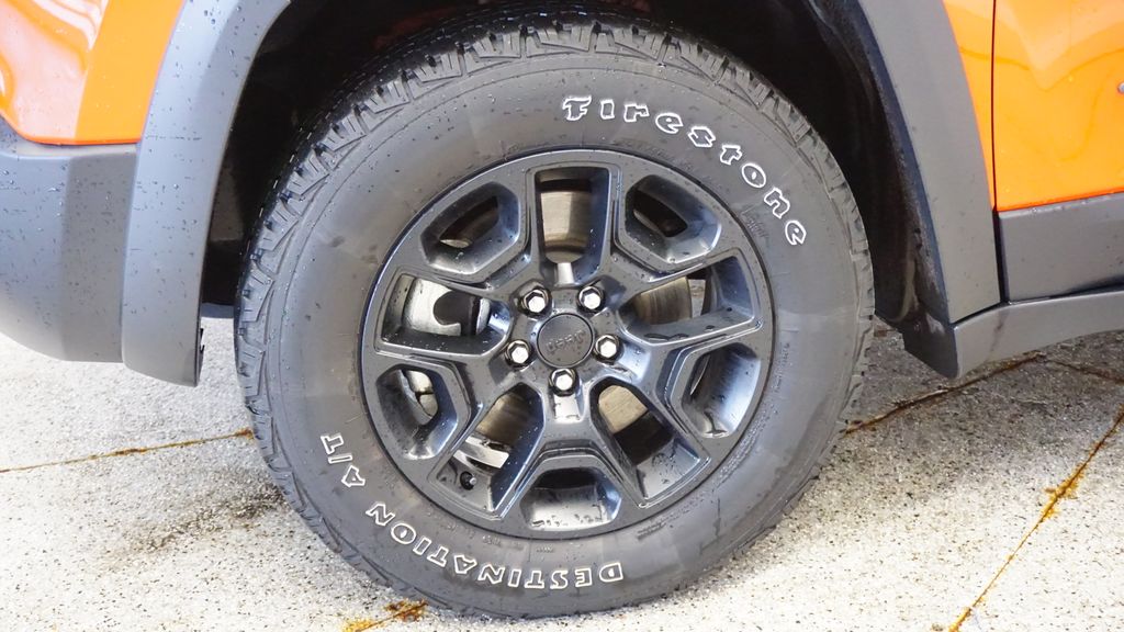 Thumbnail: 2021 Jeep Cherokee - 11