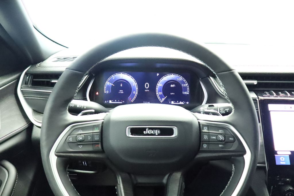 Thumbnail: 2025 Jeep Grand Cherokee - 37