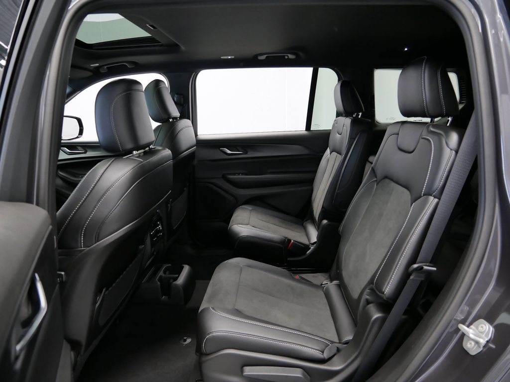 Thumbnail: 2025 Jeep Grand Cherokee L - 10