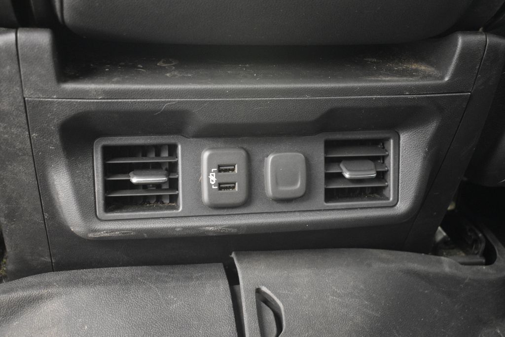 Thumbnail: 2022 Chevrolet Silverado 1500 - 35