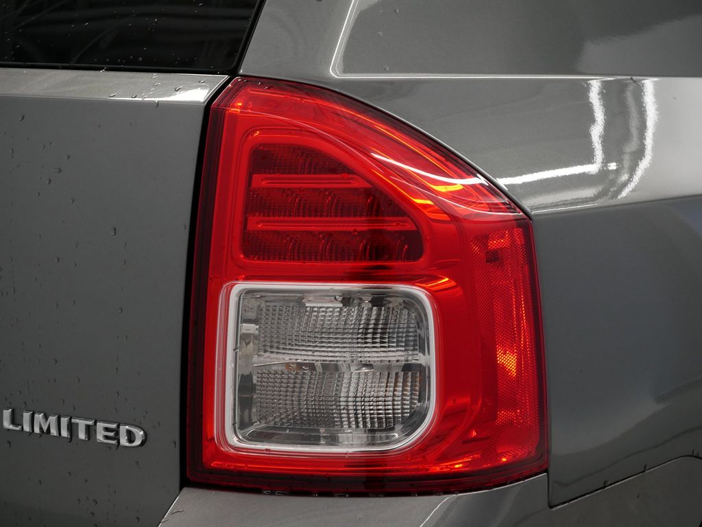 Thumbnail: 2011 Jeep Compass - 18