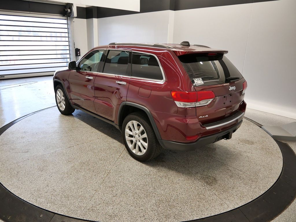 Thumbnail: 2017 Jeep Grand Cherokee - 24