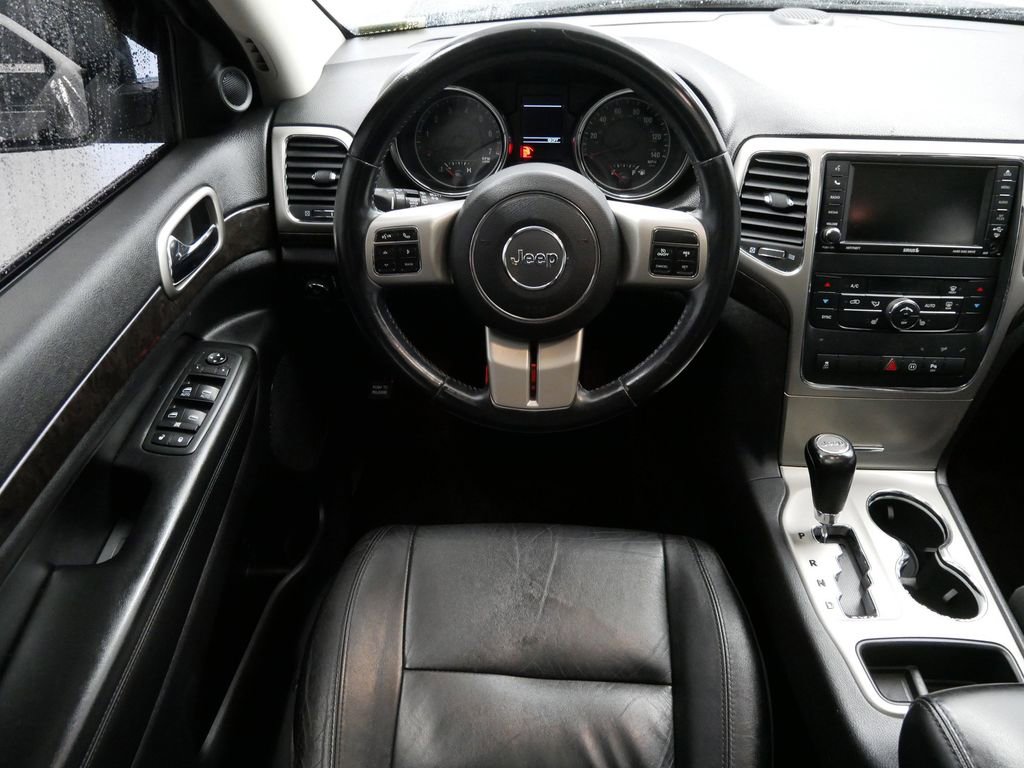 2012 Jeep Grand Cherokee Laredo 13