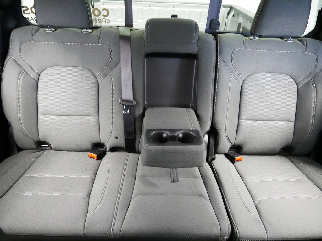 Thumbnail: 2025 RAM 1500 - 18