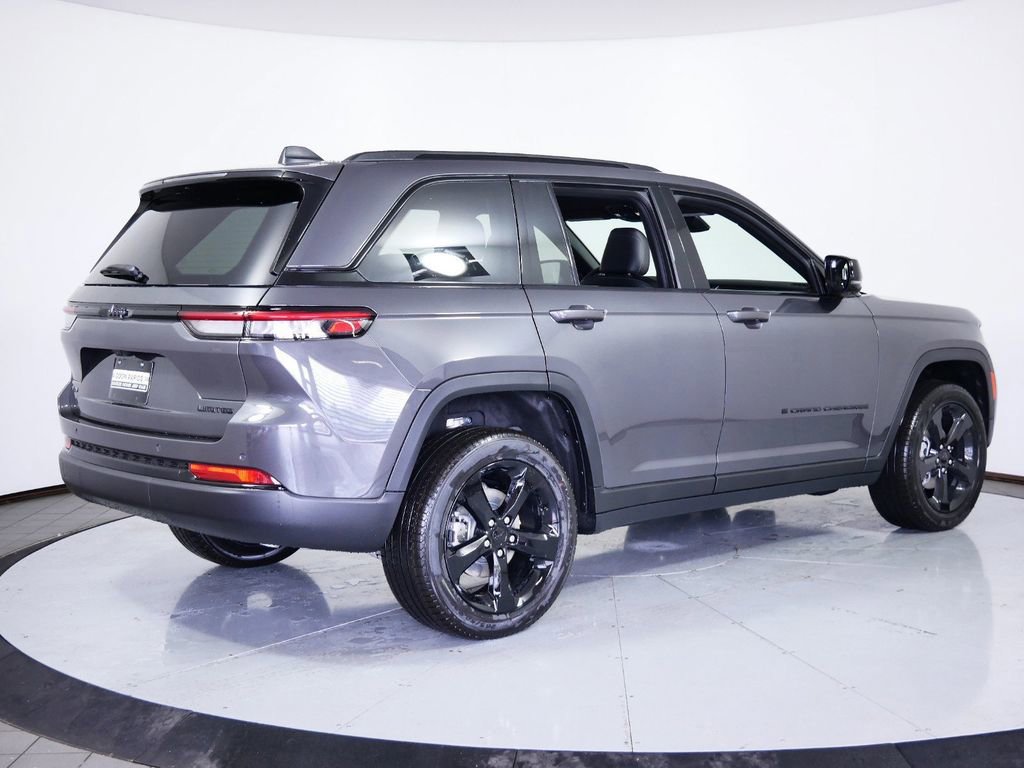 Thumbnail: 2025 Jeep Grand Cherokee - 10