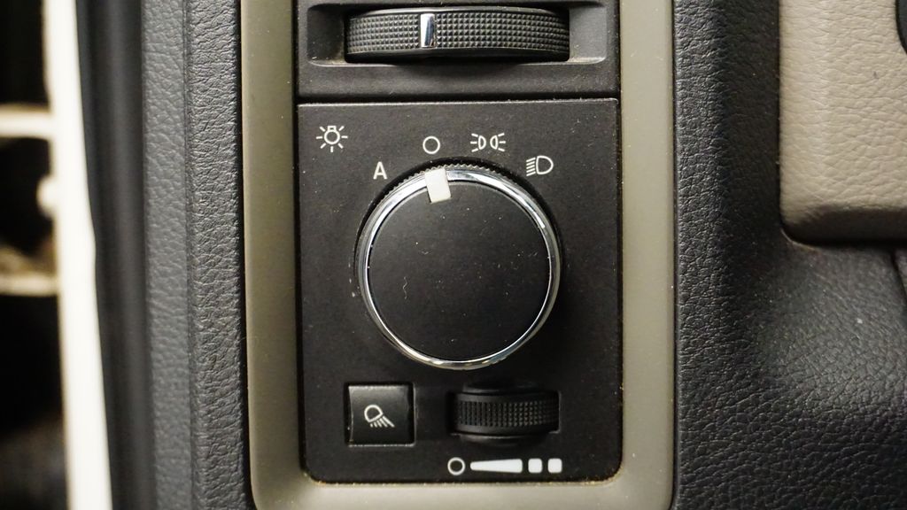 Thumbnail: 2009 Dodge Ram 1500 - 26