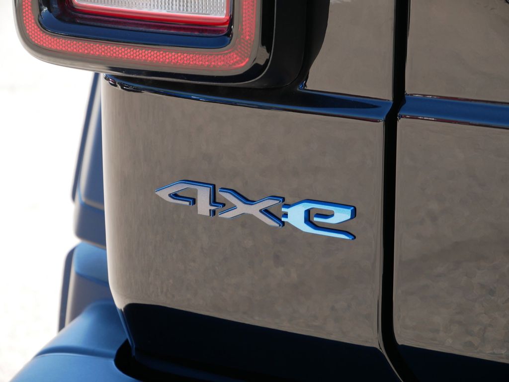 2025 Jeep Wrangler Sport 4xe 12