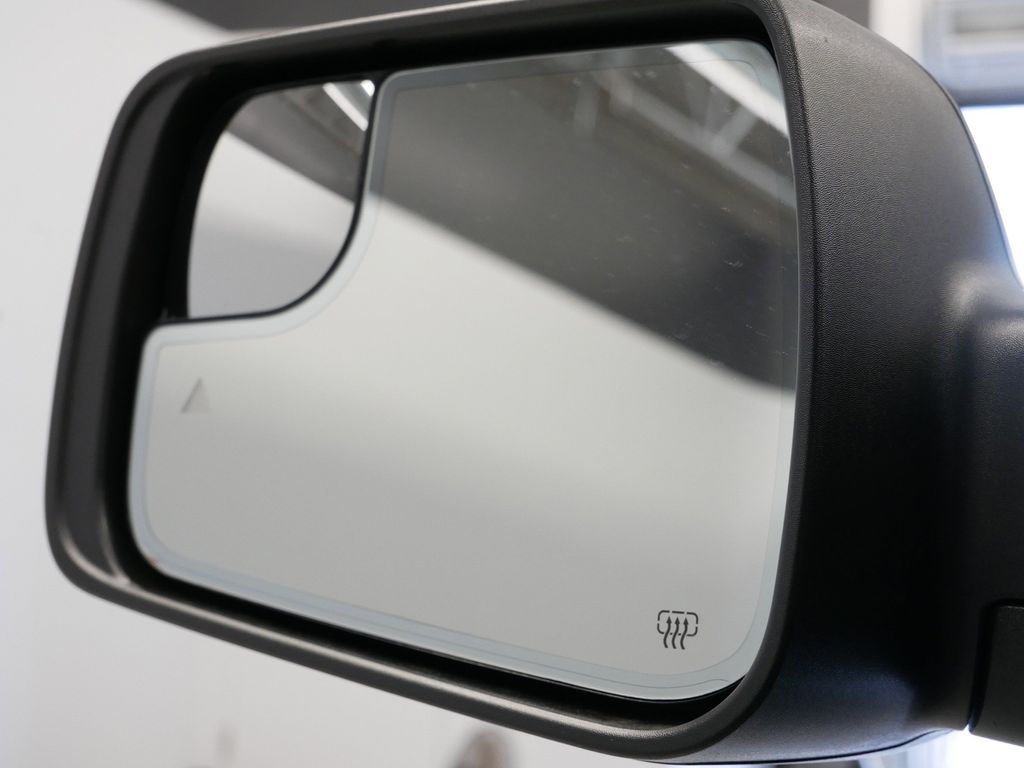 Thumbnail: 2026 RAM 1500 - 18