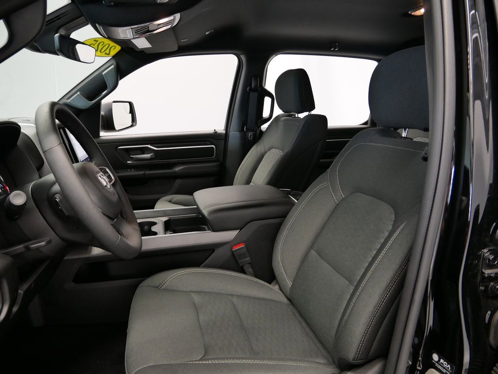 Thumbnail: 2025 RAM 1500 - 3