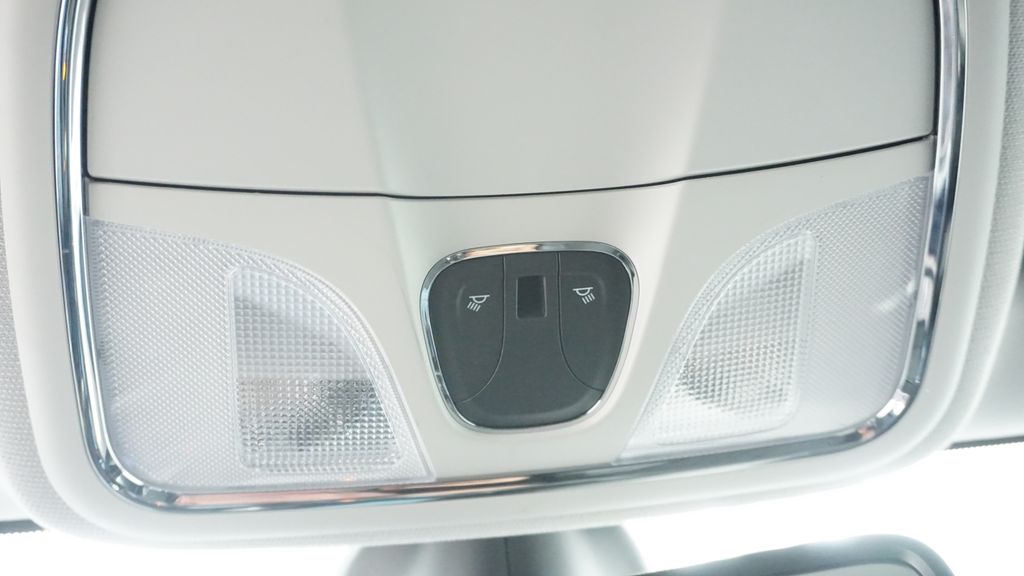 Thumbnail: 2019 Jeep Cherokee - 38