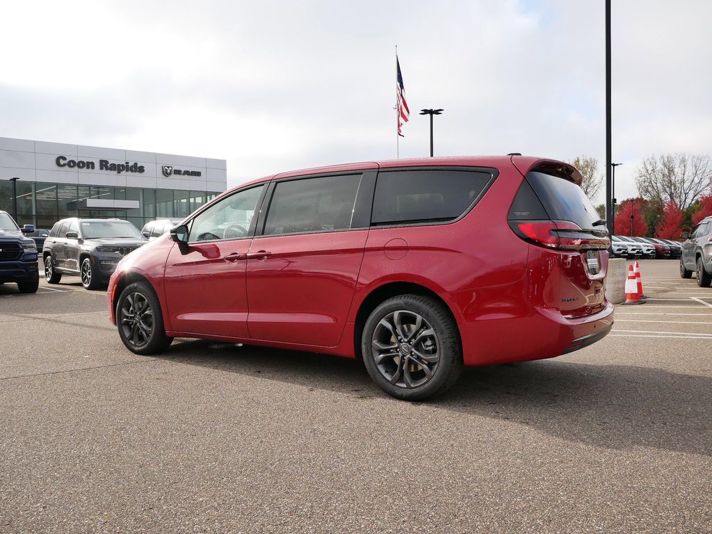 Thumbnail: 2026 Chrysler Pacifica - 44