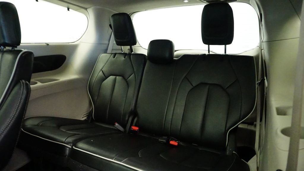 Thumbnail: 2023 Chrysler Pacifica - 17