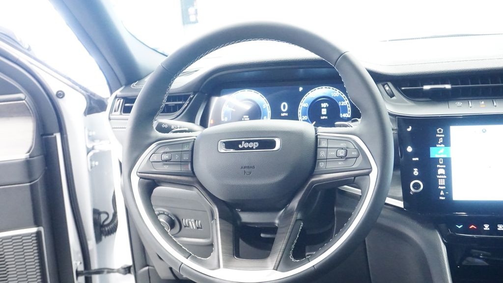 Thumbnail: 2026 Jeep Grand Cherokee - 26