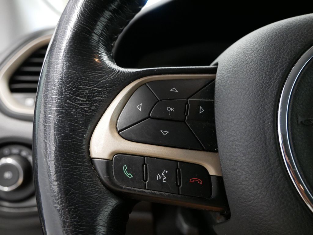 Thumbnail: 2017 Jeep Renegade - 26