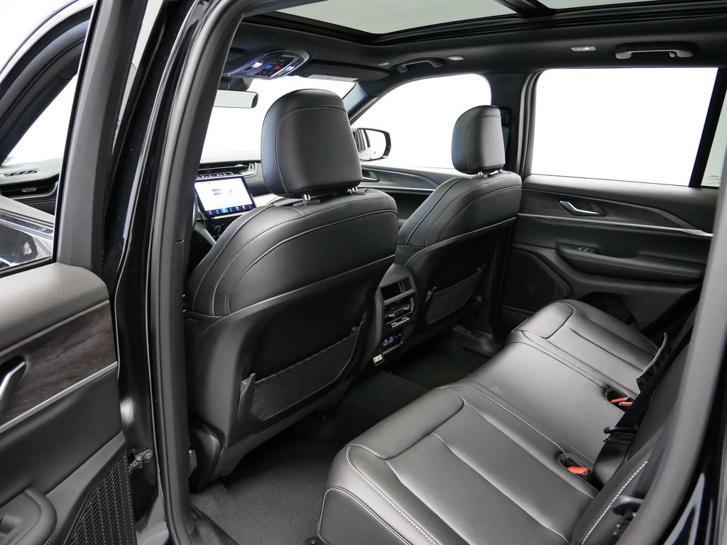 Thumbnail: 2025 Jeep Grand Cherokee - 6