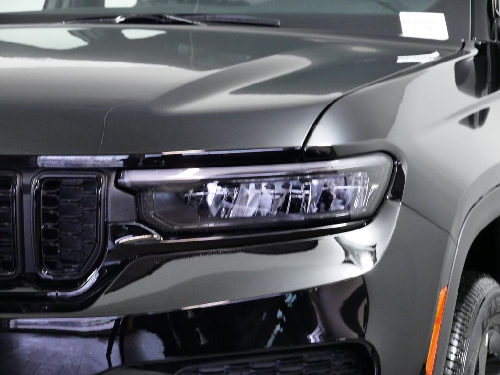 2024 Jeep Grand Cherokee Altitude 19