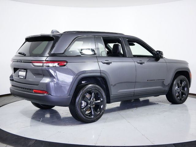 Thumbnail: 2024 Jeep Grand Cherokee - 11