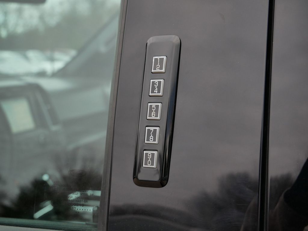 Thumbnail: 2017 Ford F-150 - 30