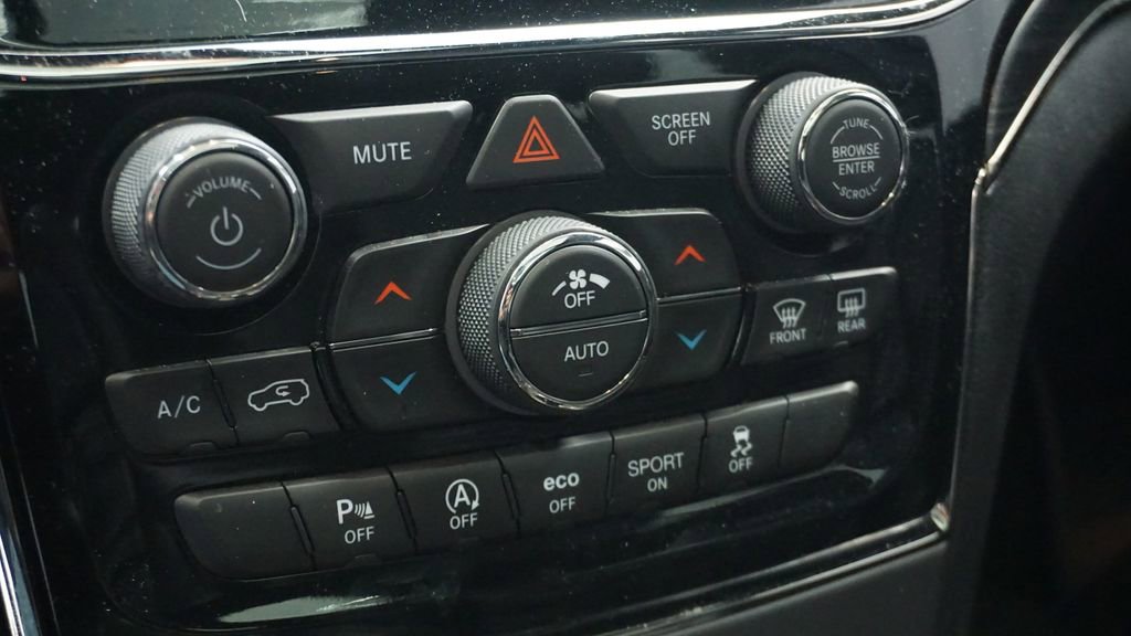 Thumbnail: 2020 Jeep Grand Cherokee - 31