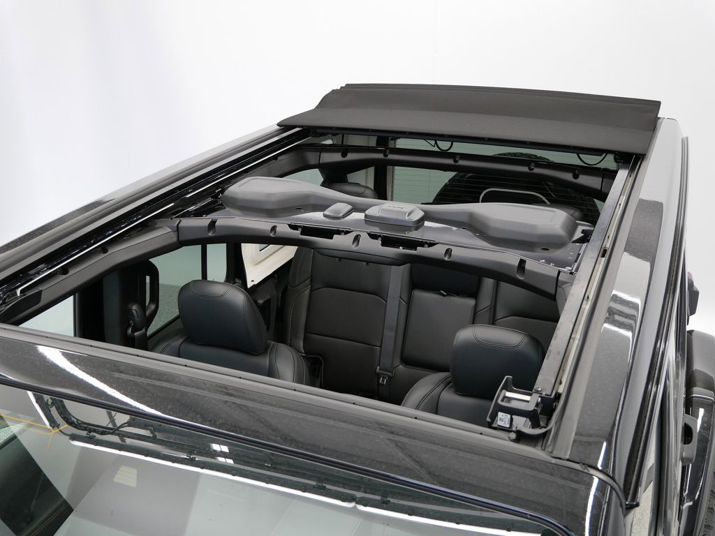 Thumbnail: 2025 Jeep Wrangler - 17