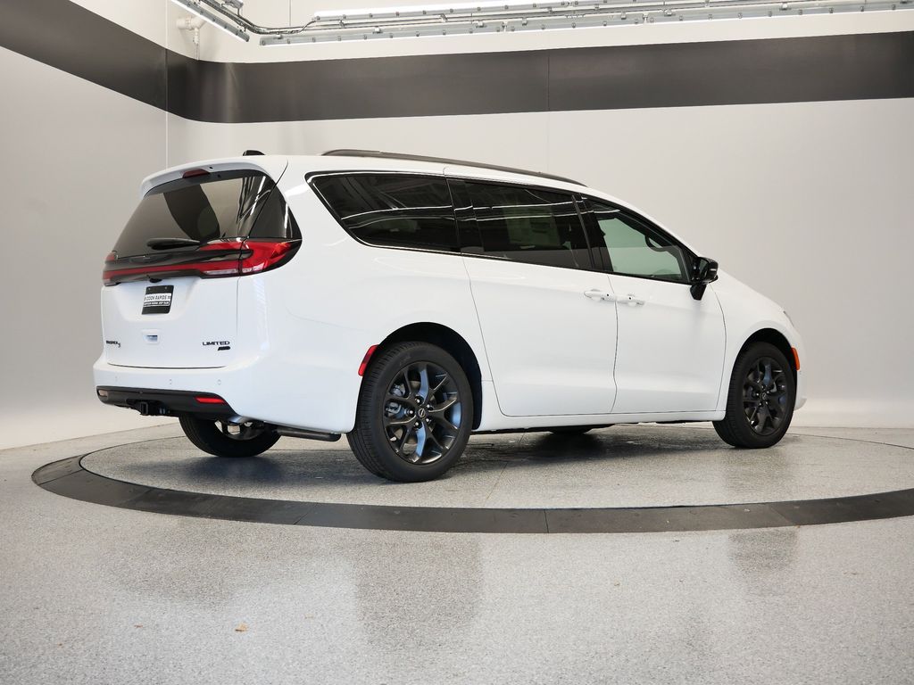 Thumbnail: 2026 Chrysler Pacifica - 41