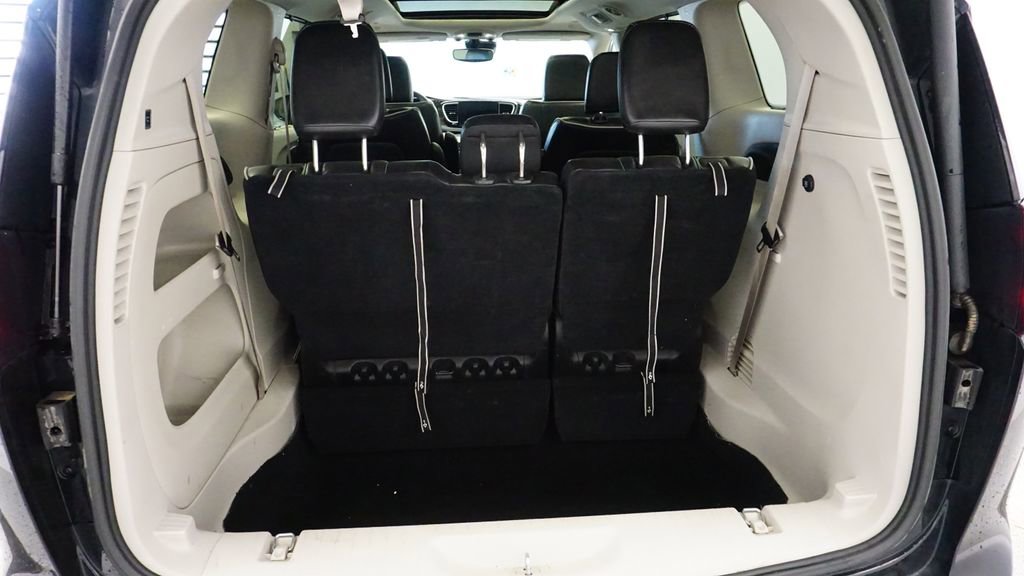 Thumbnail: 2023 Chrysler Pacifica - 14