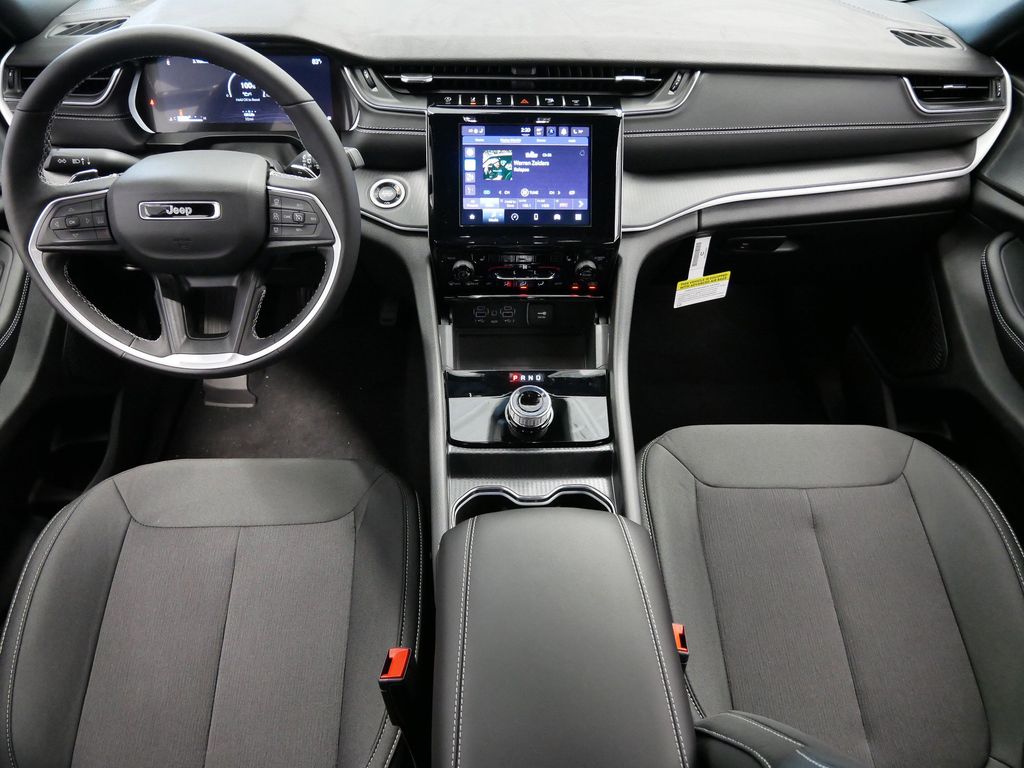 Thumbnail: 2025 Jeep Grand Cherokee - 17