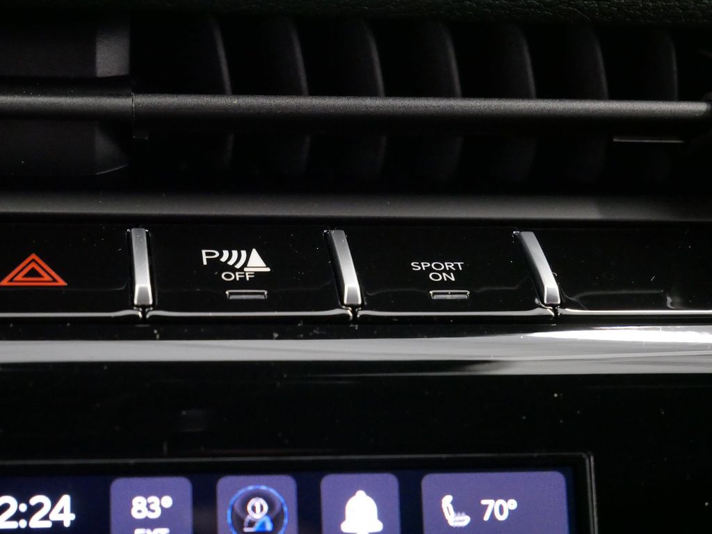 Thumbnail: 2025 Jeep Grand Cherokee - 41