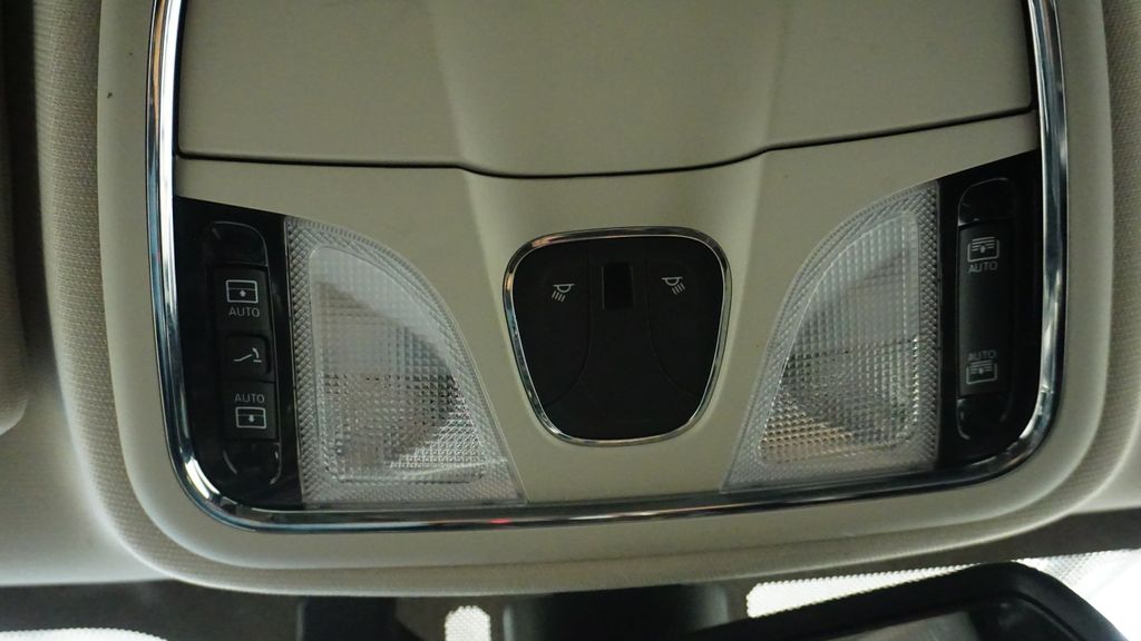 Thumbnail: 2016 Jeep Cherokee - 36