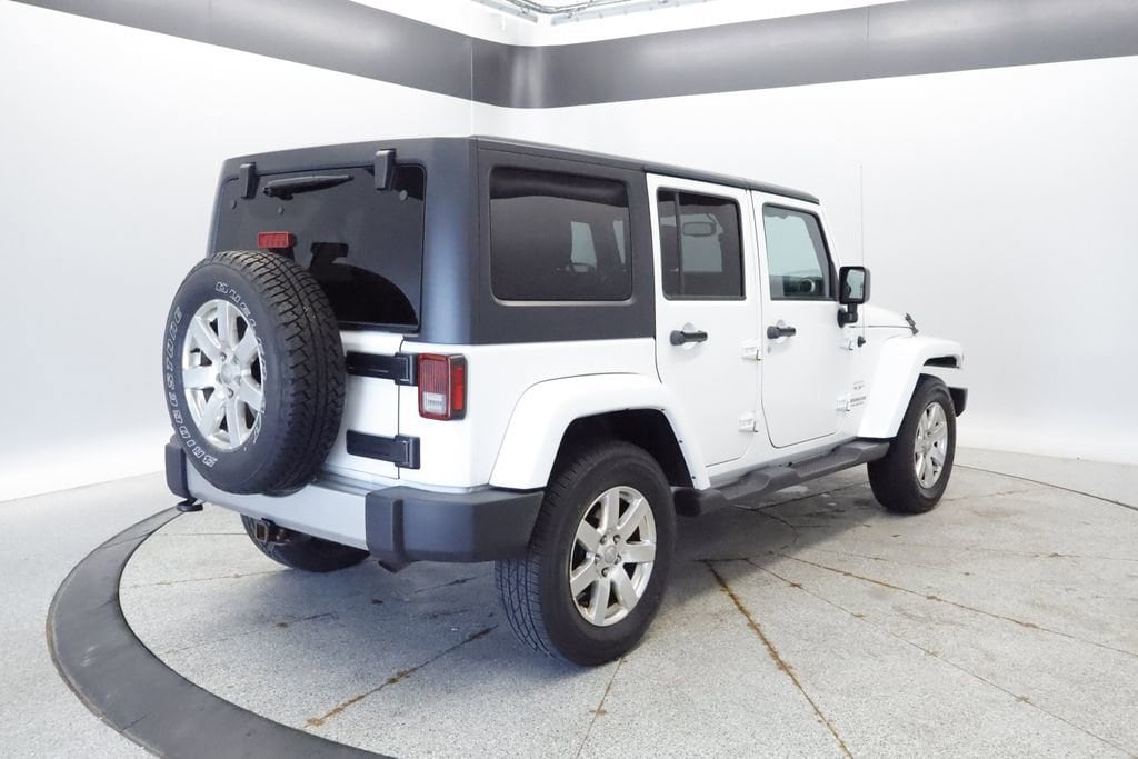Thumbnail: 2017 Jeep Wrangler - 4