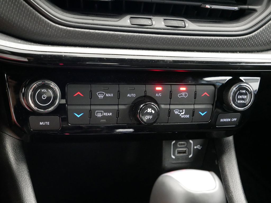 Thumbnail: 2024 Jeep Compass - 36