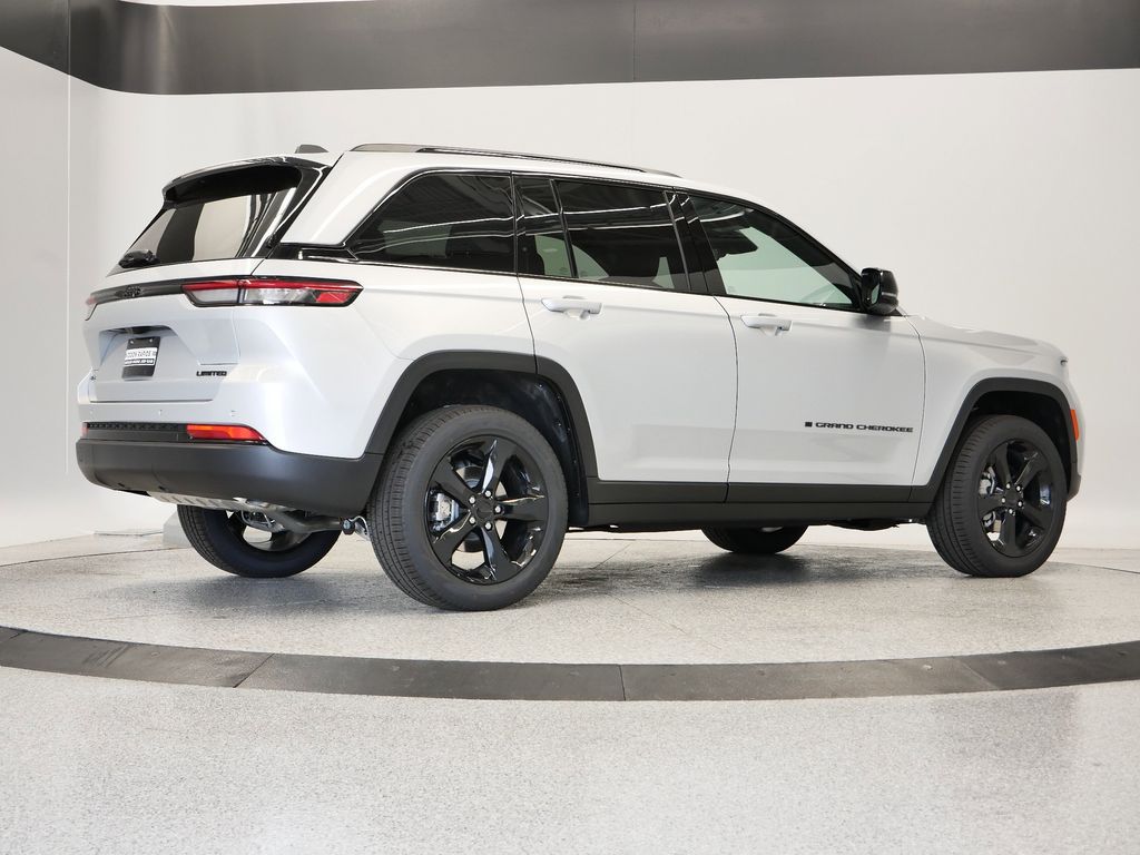 Thumbnail: 2025 Jeep Grand Cherokee - 45