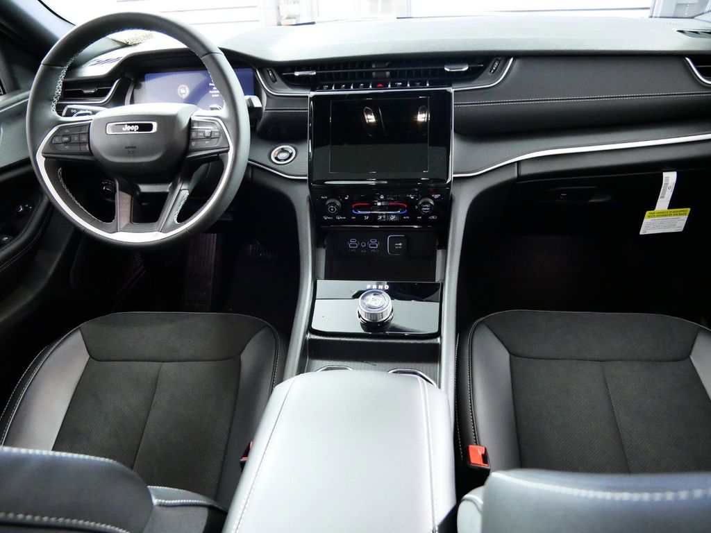 Thumbnail: 2025 Jeep Grand Cherokee L - 6