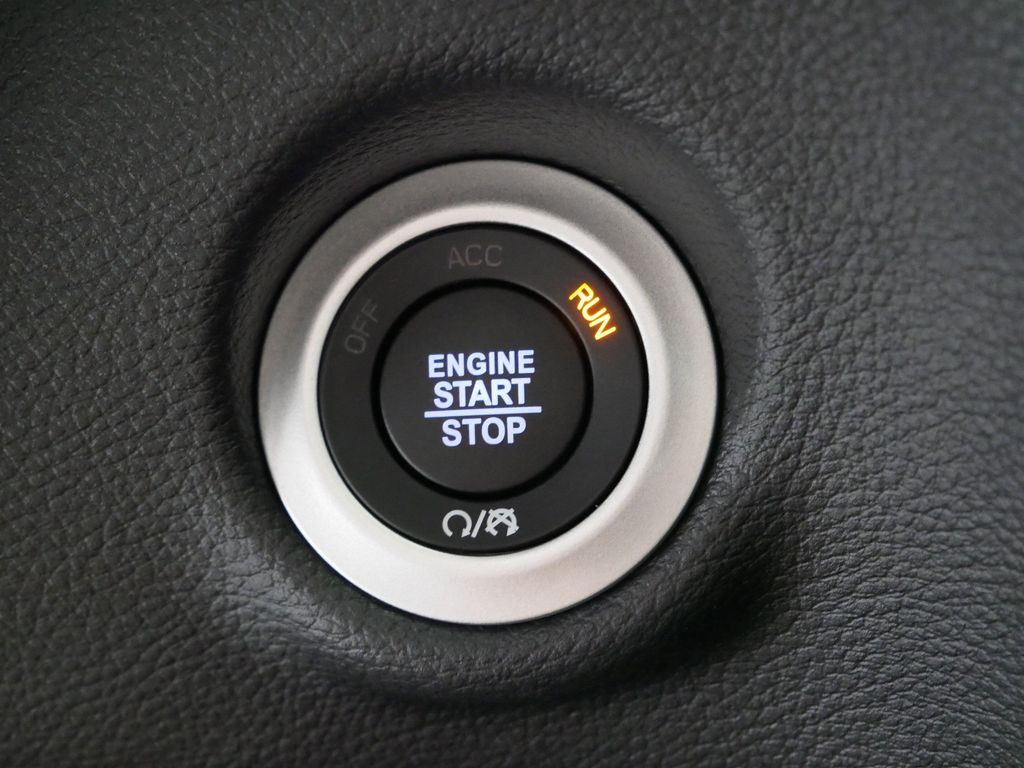 Thumbnail: 2026 Chrysler Pacifica - 36