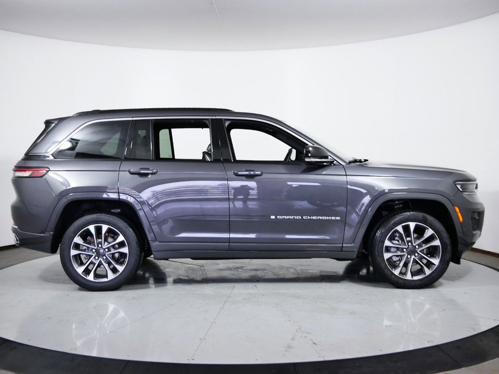 Thumbnail: 2025 Jeep Grand Cherokee - 8