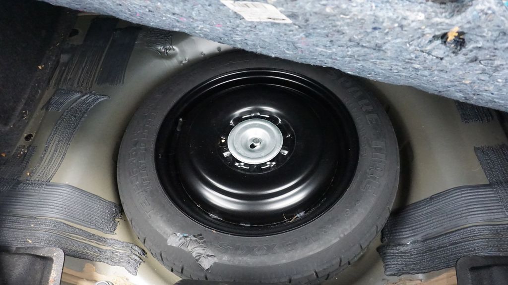 Thumbnail: 2012 Lincoln MKZ - 15