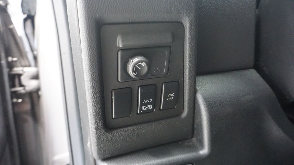 Thumbnail: 2010 Nissan Rogue - 25