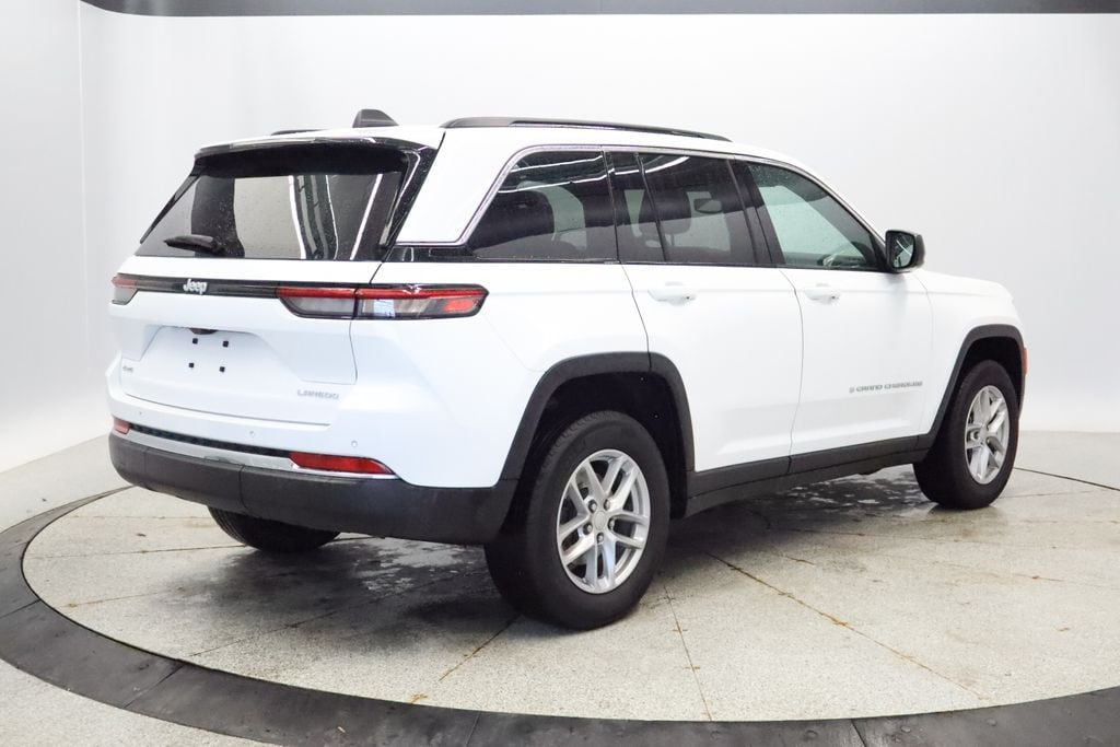 Thumbnail: 2024 Jeep Grand Cherokee - 6