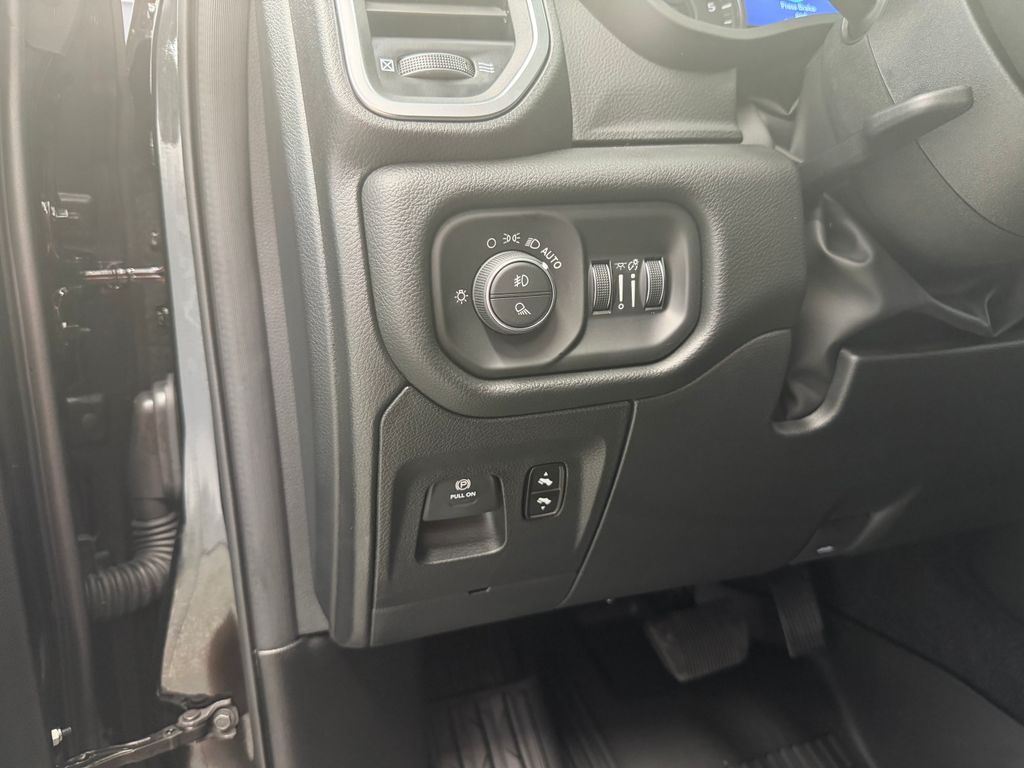 Thumbnail: 2026 RAM 1500 - 24