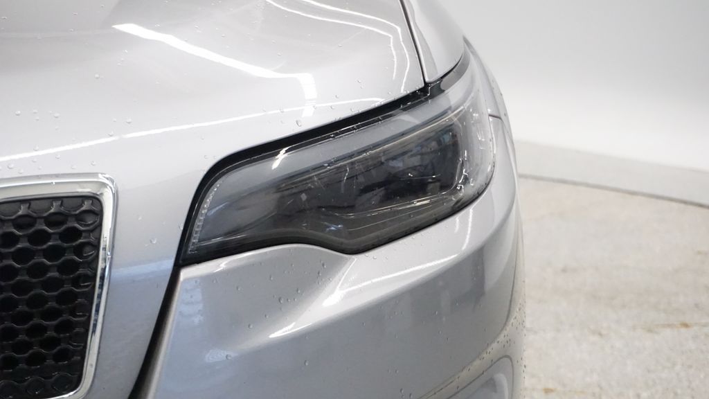 Thumbnail: 2019 Jeep Cherokee - 12