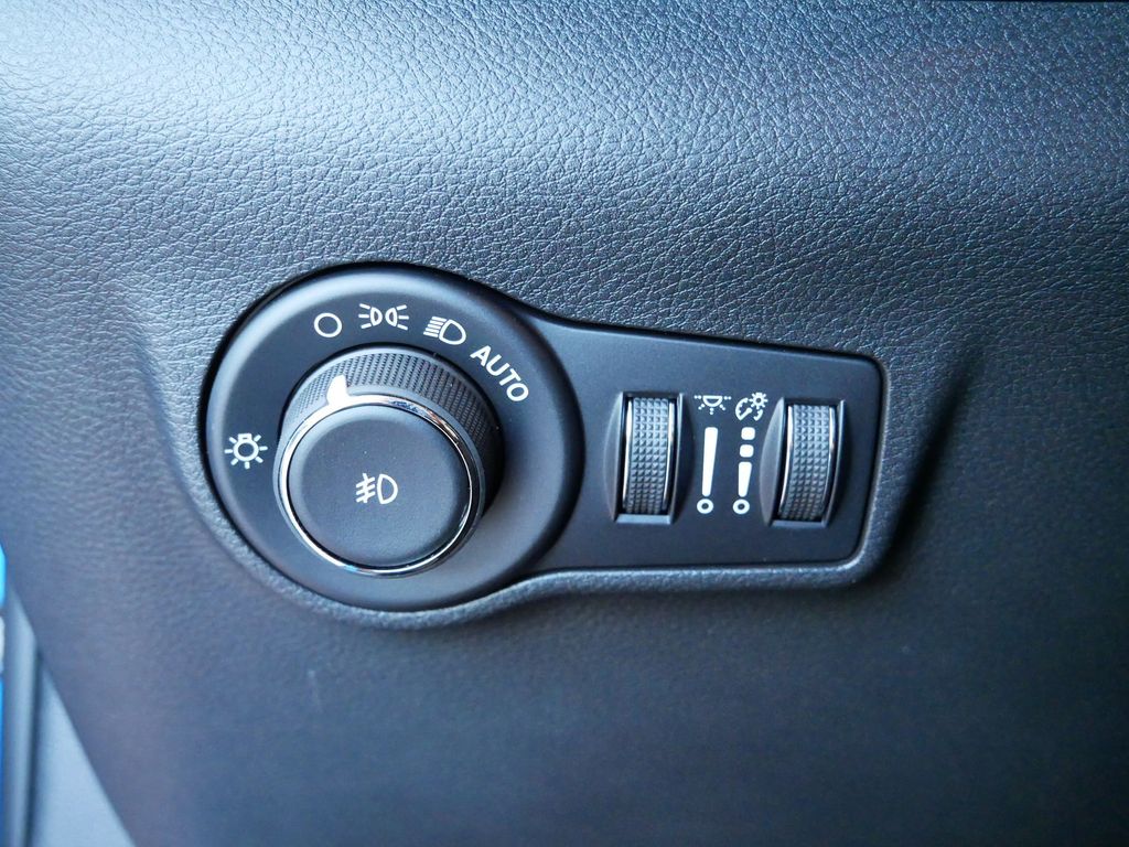 Thumbnail: 2026 Jeep Compass - 21