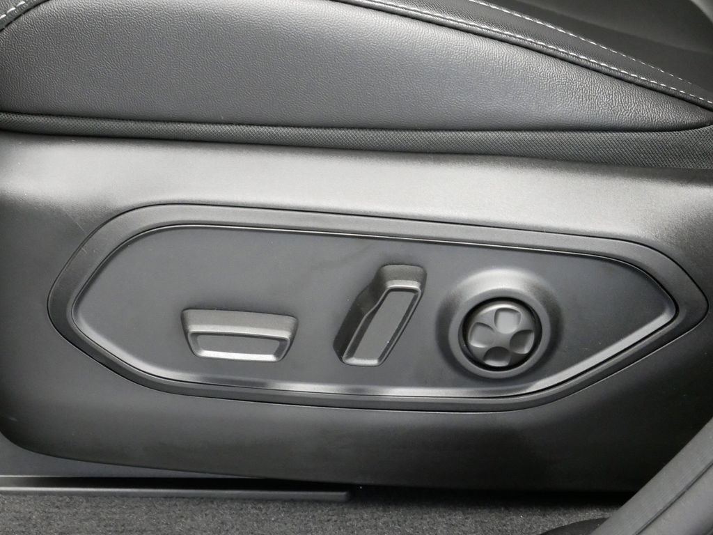 Thumbnail: 2025 Jeep Grand Cherokee - 23