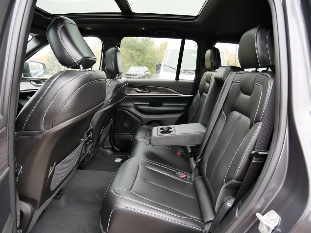 Thumbnail: 2024 Jeep Grand Cherokee - 23