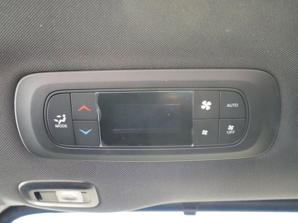 Thumbnail: 2026 Chrysler Pacifica - 31