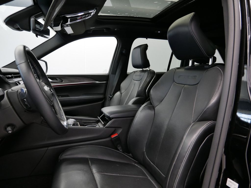 Thumbnail: 2022 Jeep Grand Cherokee - 23