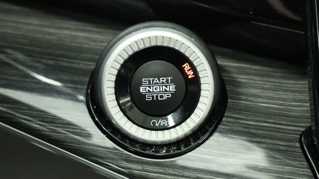 Thumbnail: 2022 Jeep Wagoneer - 37