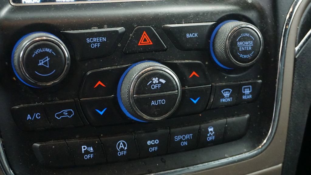 Thumbnail: 2017 Jeep Grand Cherokee - 33