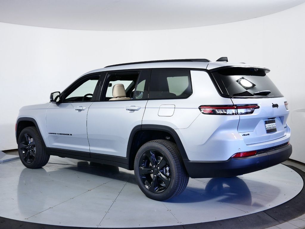 Thumbnail: 2025 Jeep Grand Cherokee L - 16