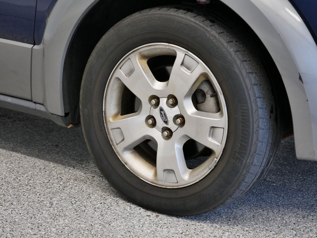 Thumbnail: 2005 Ford Freestyle - 15